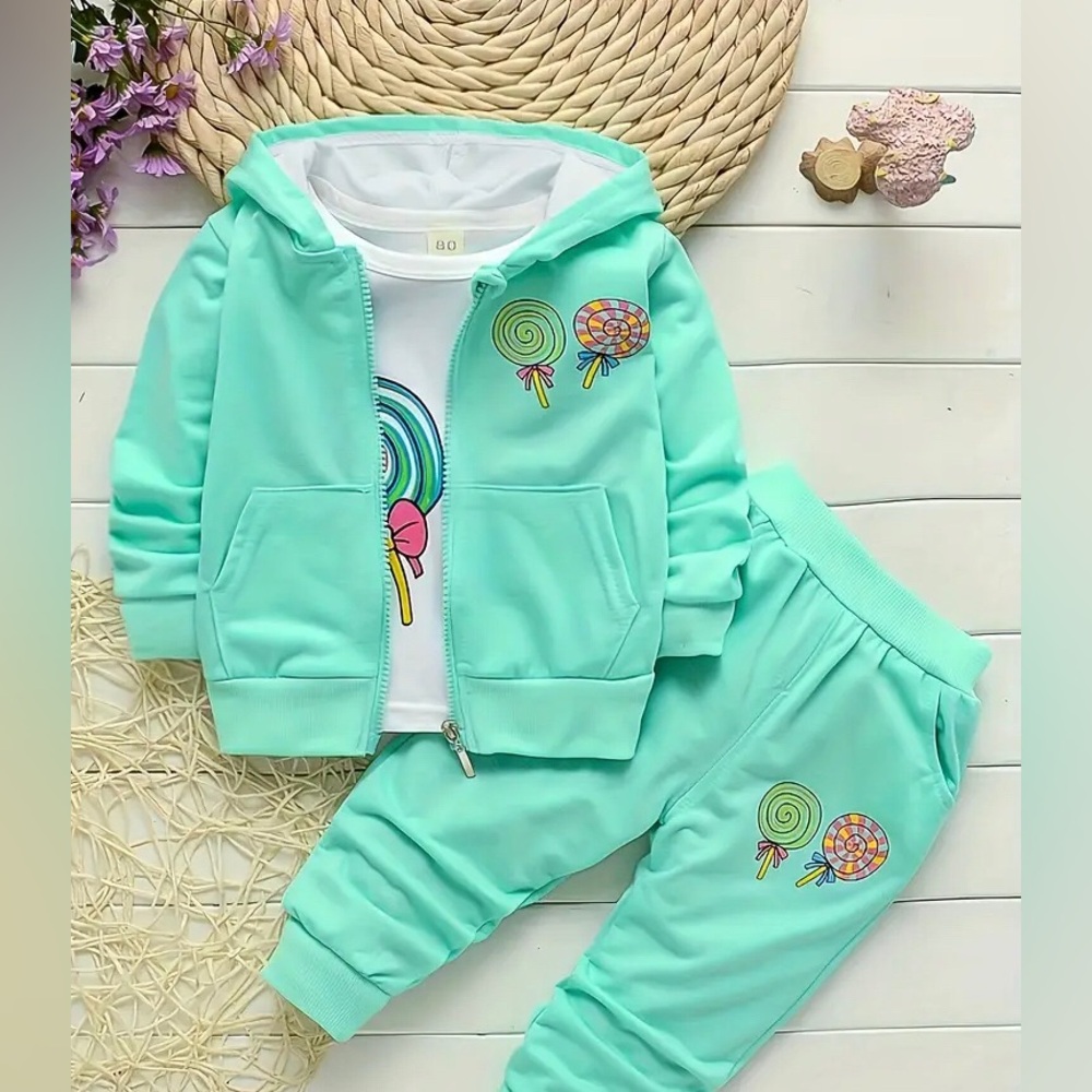 Girls set size 4-5Y
$45 Brand New